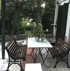 Mon Paradis Main Guesthouse